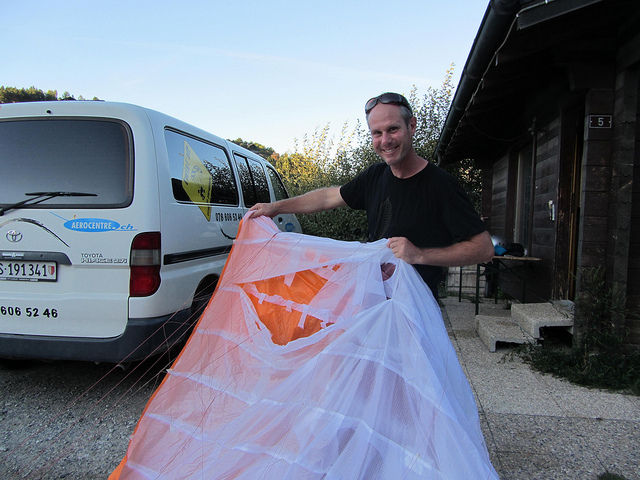 Ralf et sa voile déchirée